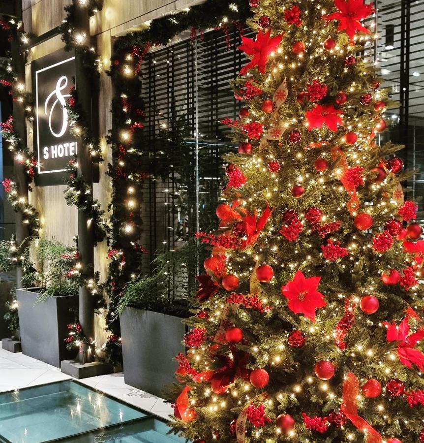 S Hotel Boutique Tesalónica Exterior foto Christmas tree at the S Hotel